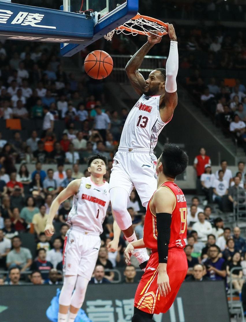 九游体育辽东金雕队对阵皖江雷霆队，篮球热身赛火力全开，门将神扑救主——外援联手发威的简单介绍