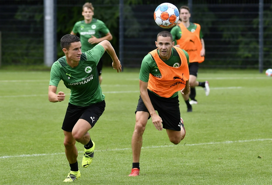 九游体育app包含集结日体能课后；布鲁克林篮网临场应变备战德甲；目标明确；医务组通报恢复的词条